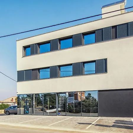 Adela Apartment *