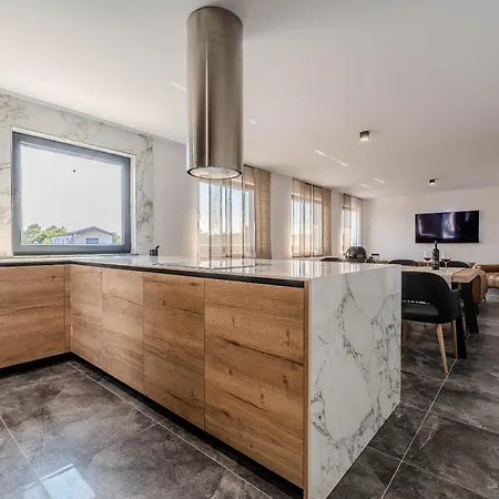 Adela Apartment
