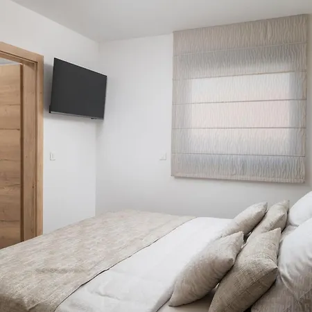 Adela Апартаменты *