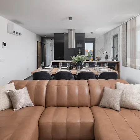 Adela Апартаменты Вир