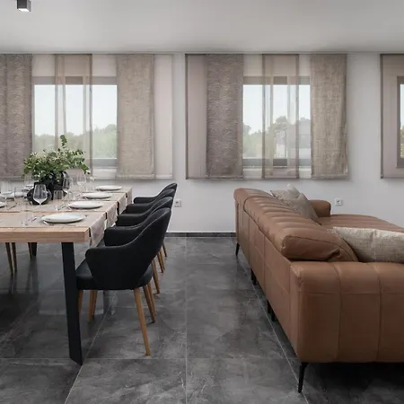 Adela Апартаменты Вир